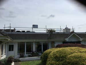 scaffolding railing on roof for safety - image 5